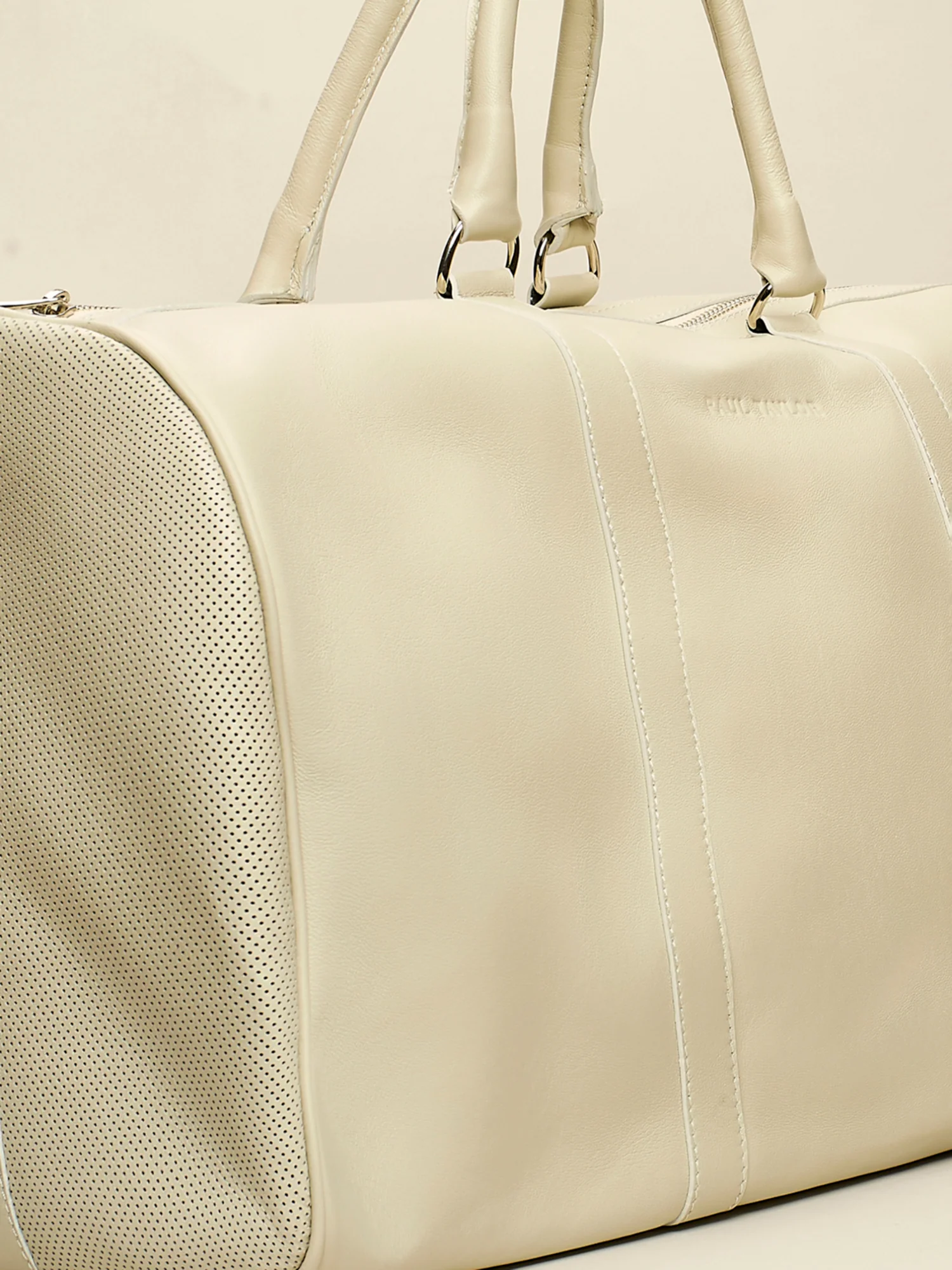 Borsone in vitello traforato light beige - Image 2