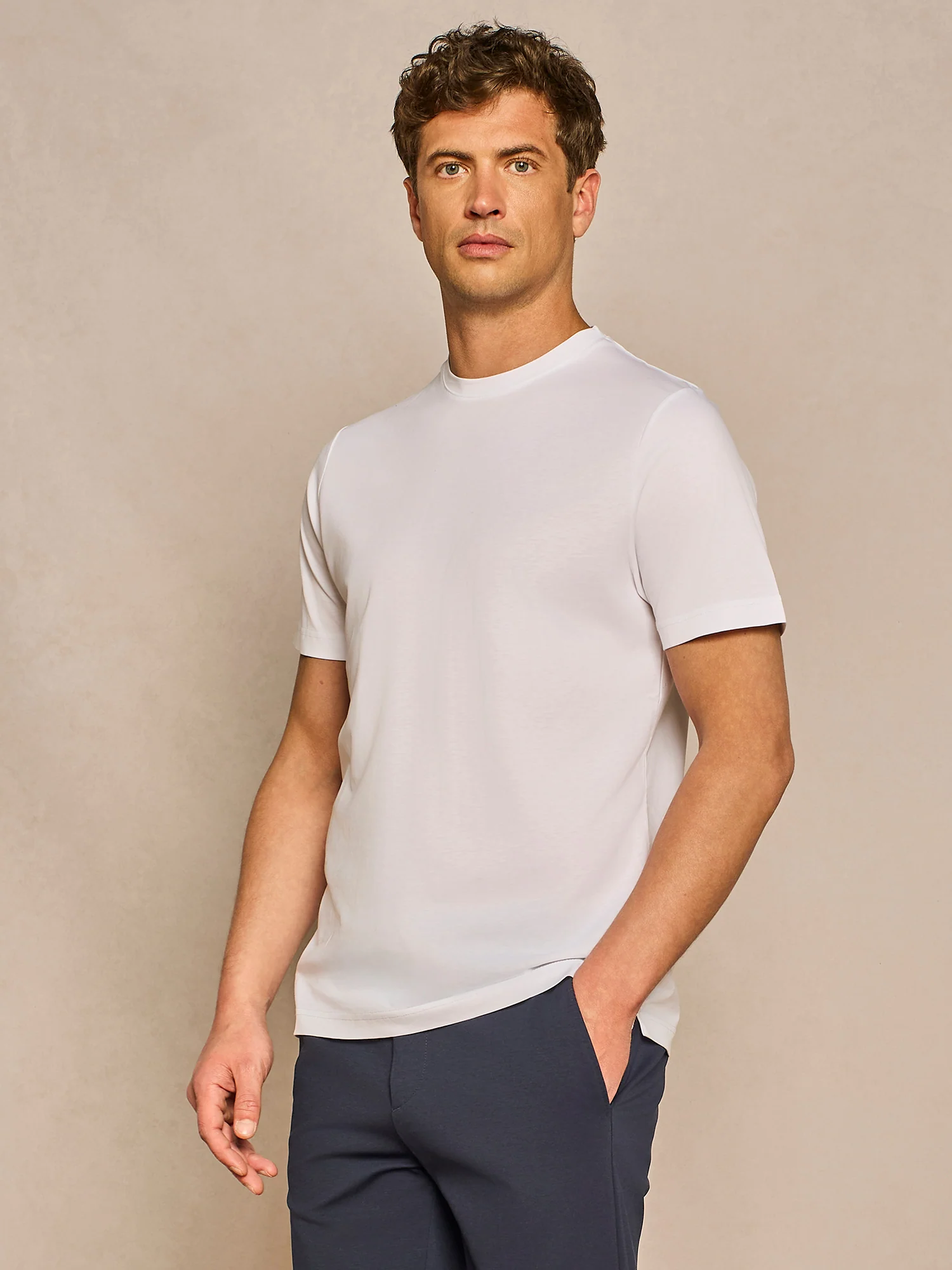 T-shirt ultralight in fluid jersey bianca - Image 2
