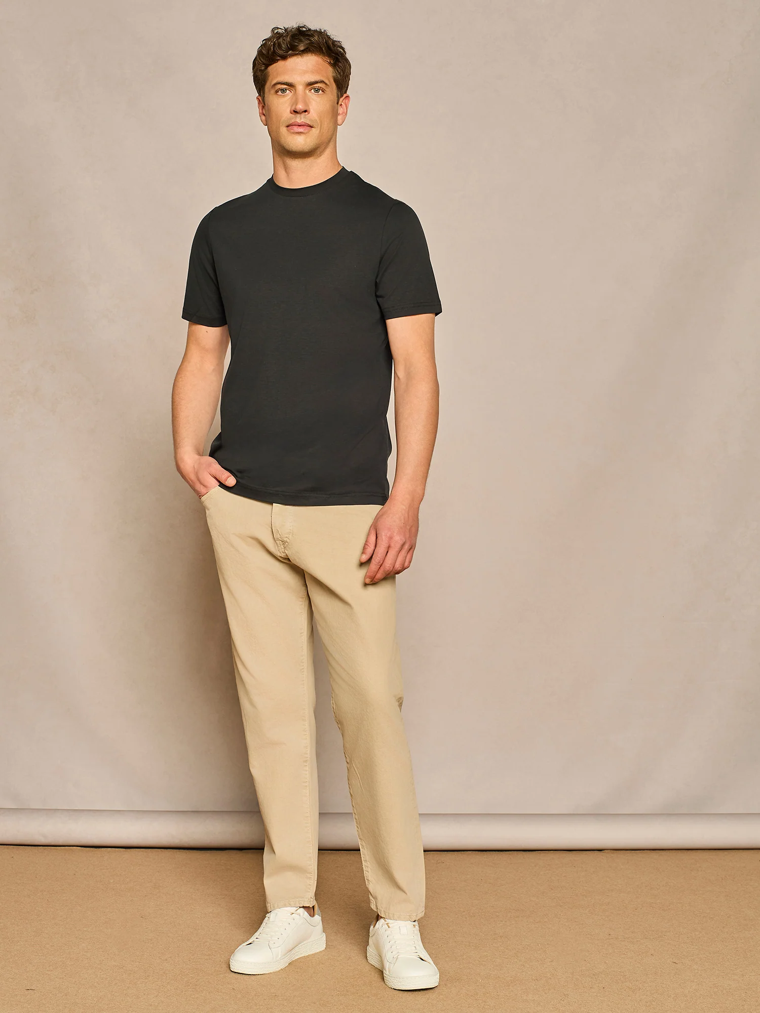 T-shirt ultralight in fluid jersey nera - Image 3