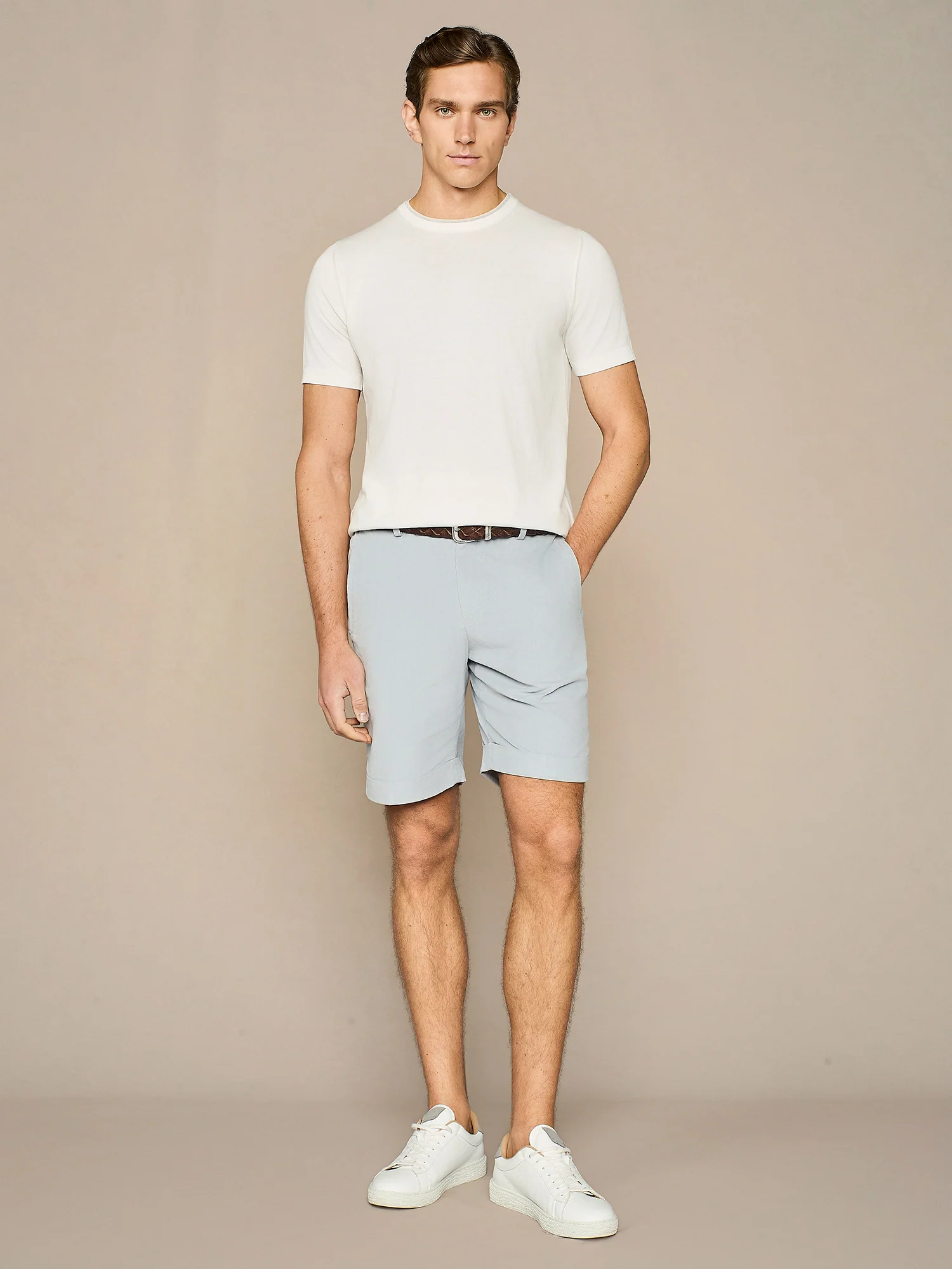 T-shirt doppio collo in maglia bianca - Image 3