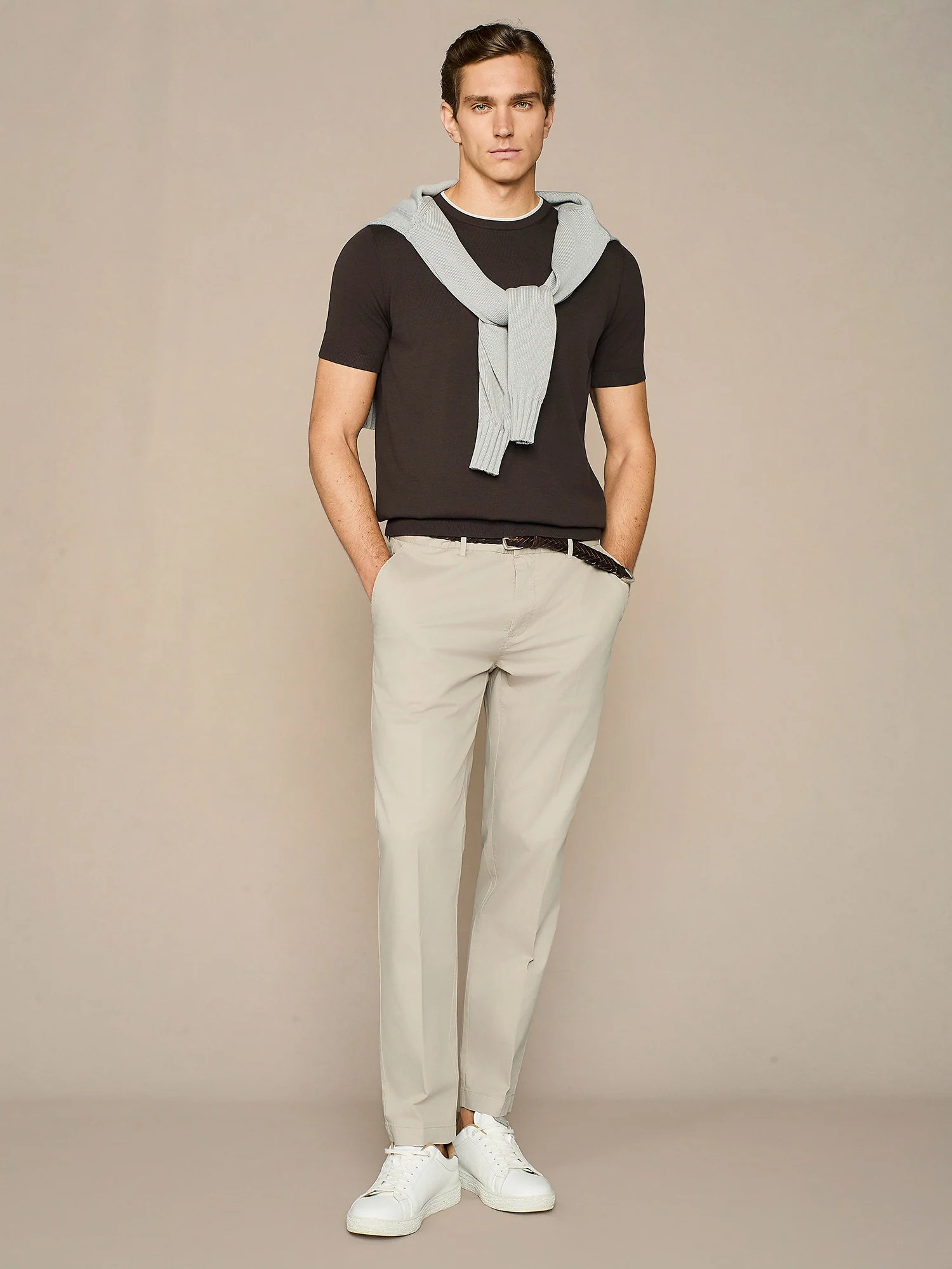 T-shirt doppio collo in maglia moro - Image 3